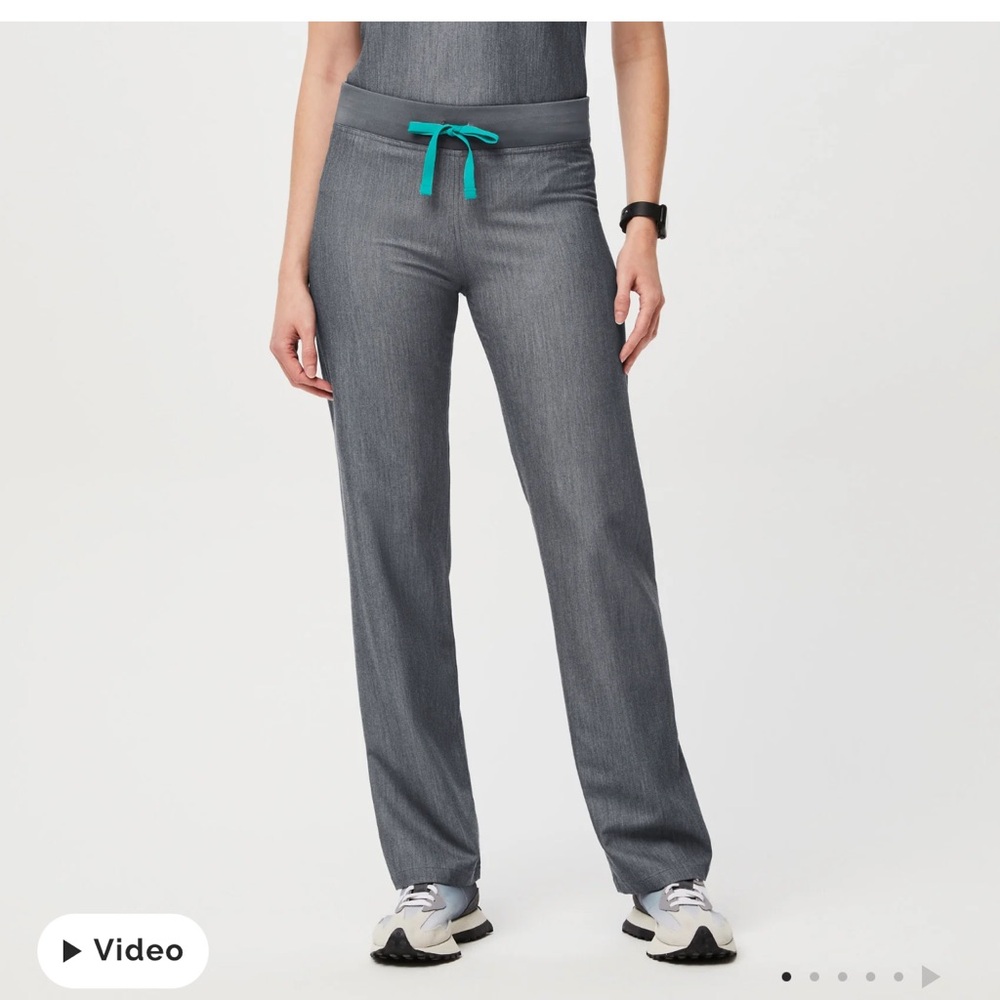 Figs, Livingston scrub set in graphite xs top xs tall pant